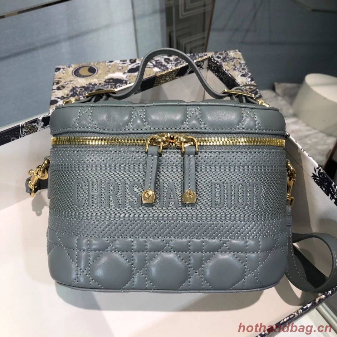 DIOR SMALL DIORTRAVEL VANITY CASE Cannage Lambskin S5488U Gray DIOR SMALL DIORTRAVEL VANITY CASE Cannage Lambskin S5488U Gray