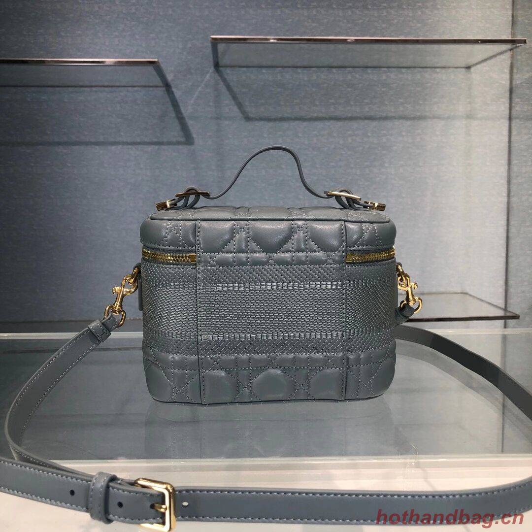 DIOR SMALL DIORTRAVEL VANITY CASE Cannage Lambskin S5488U Gray DIOR SMALL DIORTRAVEL VANITY CASE Cannage Lambskin S5488U Gray