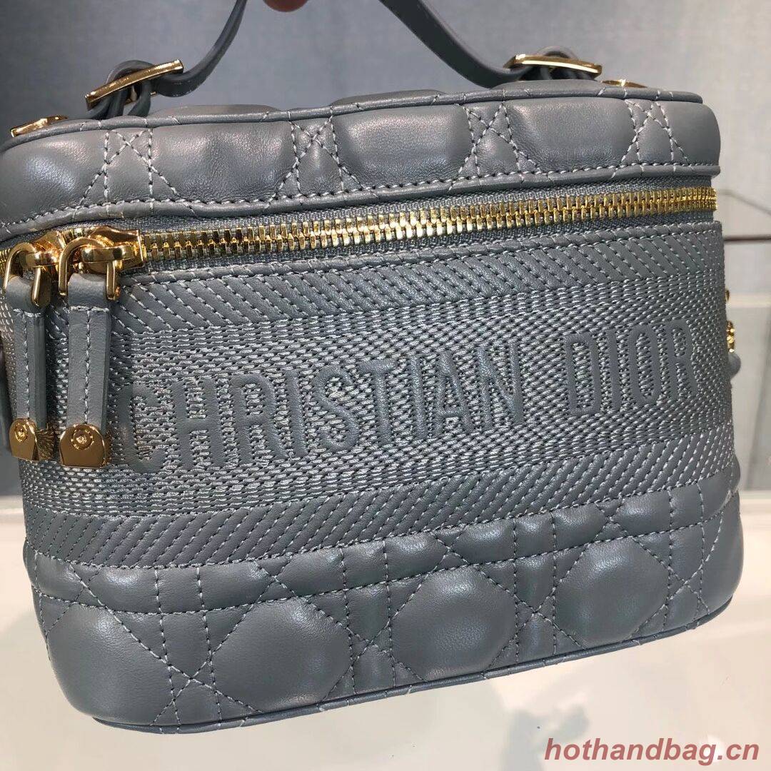 DIOR SMALL DIORTRAVEL VANITY CASE Cannage Lambskin S5488U Gray DIOR SMALL DIORTRAVEL VANITY CASE Cannage Lambskin S5488U Gray