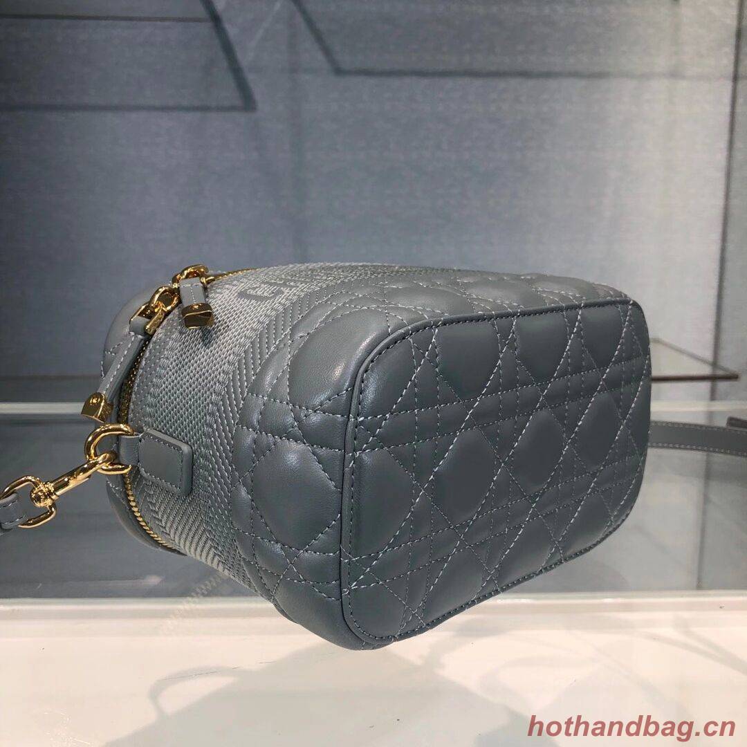 DIOR SMALL DIORTRAVEL VANITY CASE Cannage Lambskin S5488U Gray DIOR SMALL DIORTRAVEL VANITY CASE Cannage Lambskin S5488U Gray