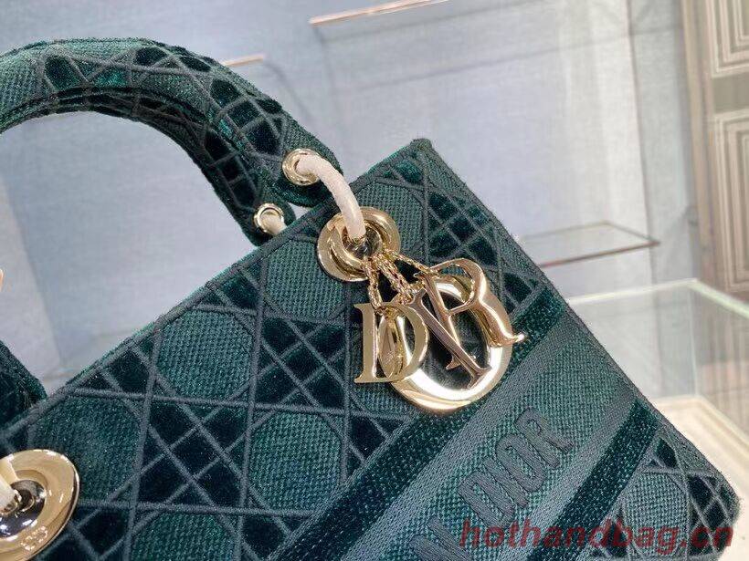 MEDIUM LADY D-LITE BAG Cannage Embroidered Velvet M0565OW green MEDIUM LADY D-LITE BAG Cannage Embroidered Velvet M0565OW green