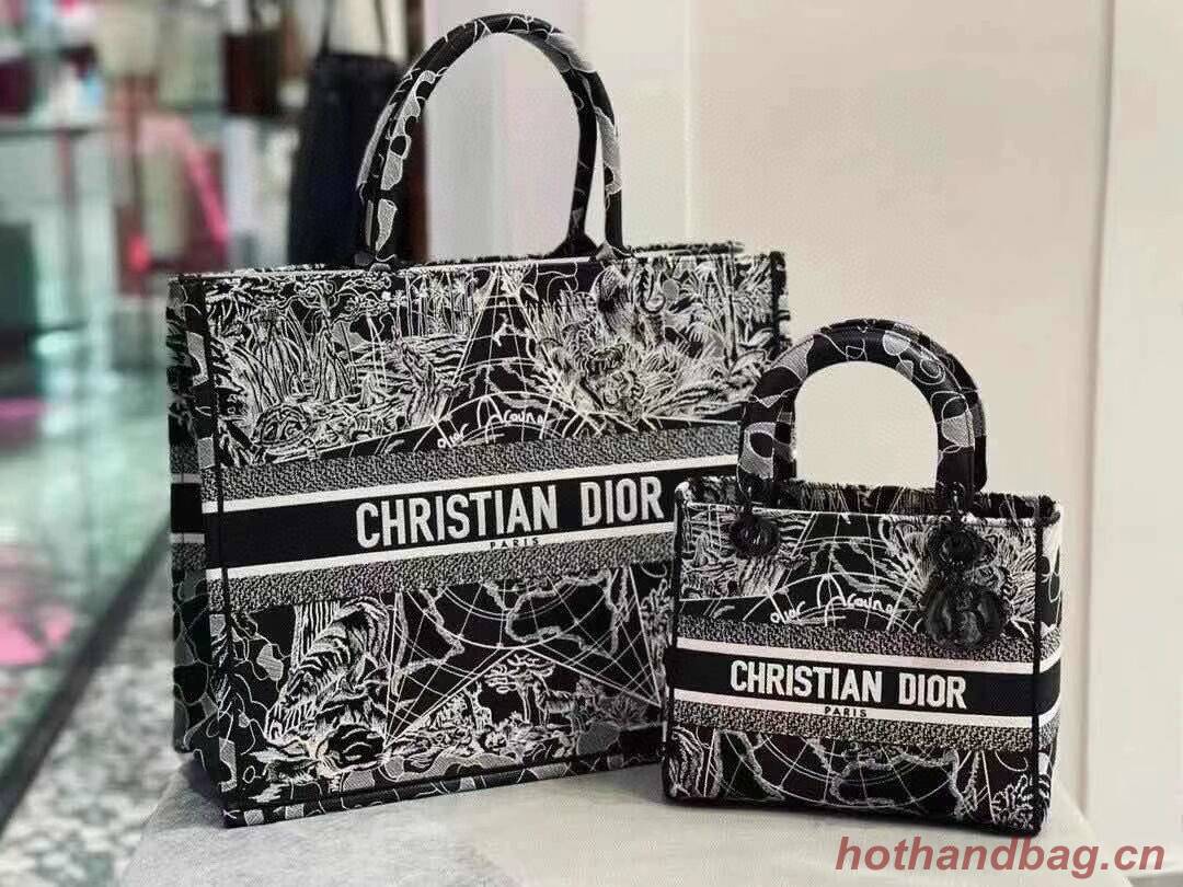 DIOR BOOK TOTE Black and white globe Embroidery M1286ZR DIOR BOOK TOTE Black and white globe Embroidery M1286ZR