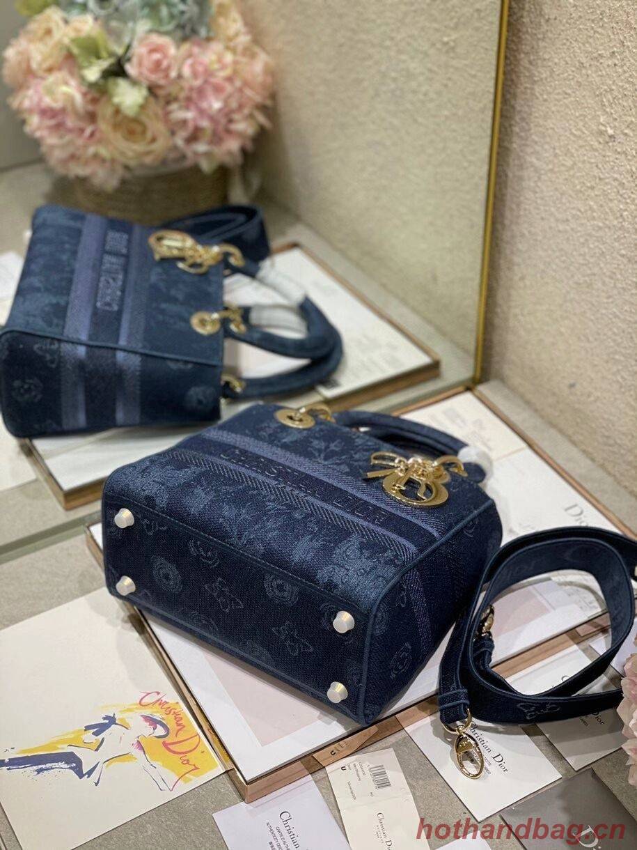 MEDIUM LADY D-LITE BAG Blue Dior Flowers Embroidered Denim M0565OJA MEDIUM LADY D-LITE BAG Blue Dior Flowers Embroidered Denim M0565OJA