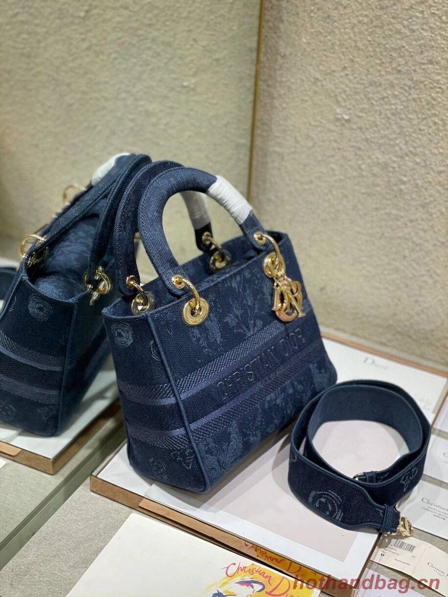 MEDIUM LADY D-LITE BAG Blue Dior Flowers Embroidered Denim M0565OJA MEDIUM LADY D-LITE BAG Blue Dior Flowers Embroidered Denim M0565OJA