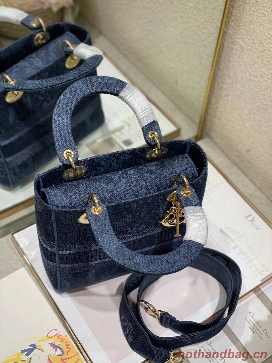 MEDIUM LADY D-LITE BAG Blue Dior Flowers Embroidered Denim M0565OJA MEDIUM LADY D-LITE BAG Blue Dior Flowers Embroidered Denim M0565OJA