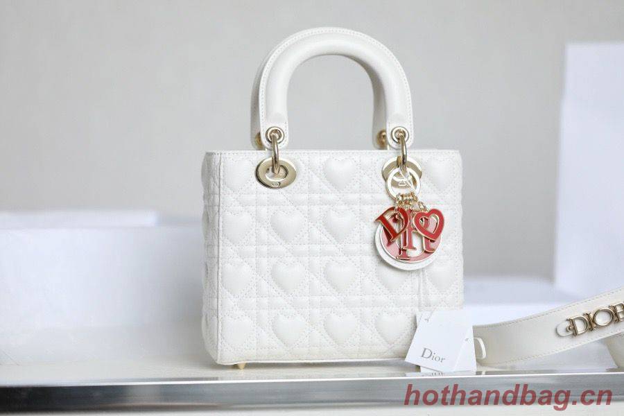 LADY DIOR MY ABCDIOR BAG Cannage Heart Original Lambskin Bag M0539O White LADY DIOR MY ABCDIOR BAG Cannage Heart Original Lambskin Bag M0539O White