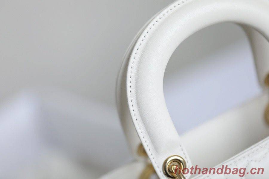 LADY DIOR MY ABCDIOR BAG Cannage Heart Original Lambskin Bag M0539O White LADY DIOR MY ABCDIOR BAG Cannage Heart Original Lambskin Bag M0539O White
