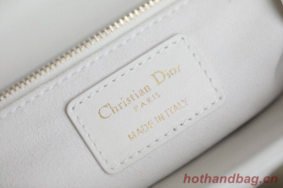LADY DIOR MY ABCDIOR BAG Cannage Heart Original Lambskin Bag M0539O White LADY DIOR MY ABCDIOR BAG Cannage Heart Original Lambskin Bag M0539O White