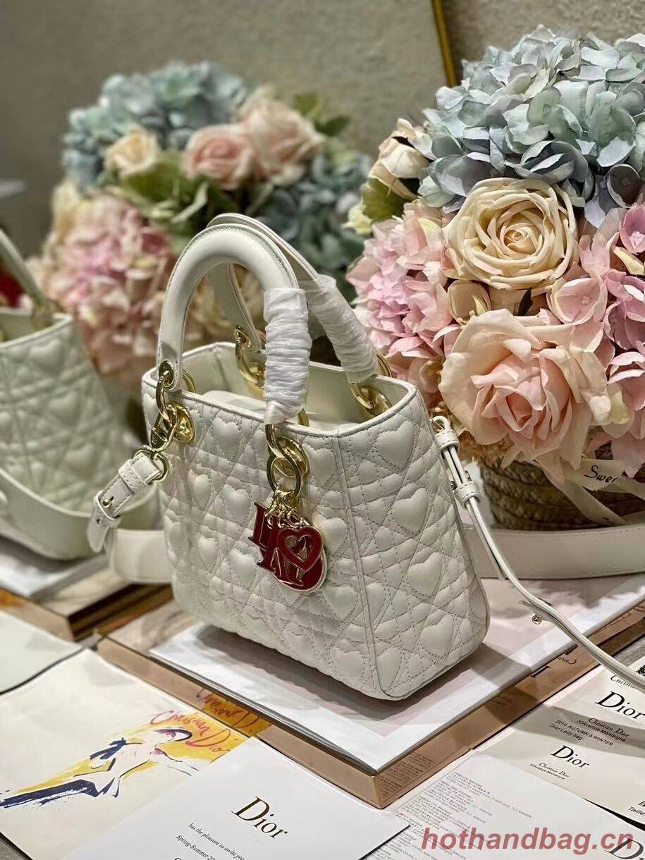 LADY DIOR MY ABCDIOR BAG Cannage Heart Original Lambskin Bag M0539O White LADY DIOR MY ABCDIOR BAG Cannage Heart Original Lambskin Bag M0539O White