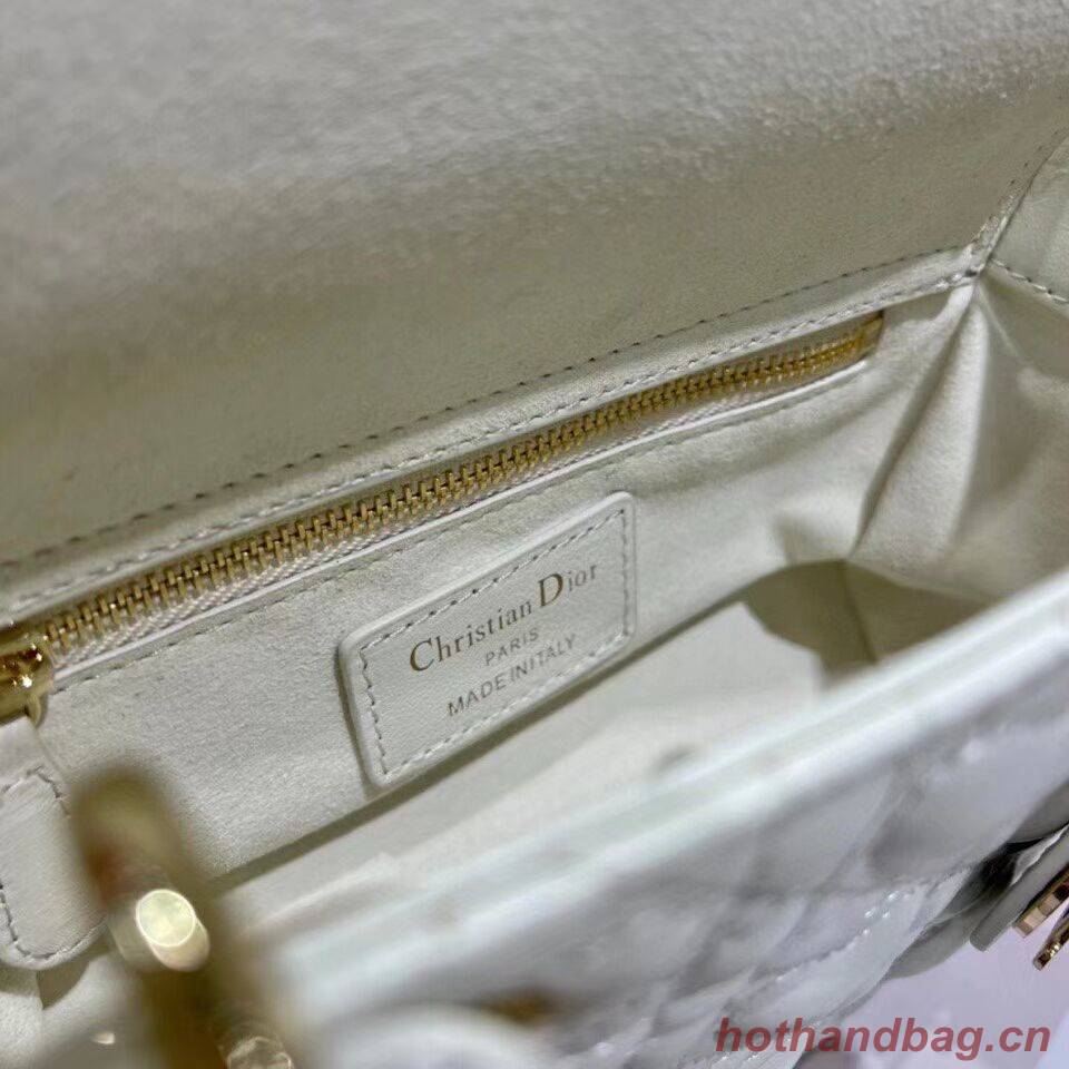 LADY DIOR MY ABCDIOR BAG Cannage Heart Original Lambskin Bag M0539O White LADY DIOR MY ABCDIOR BAG Cannage Heart Original Lambskin Bag M0539O White