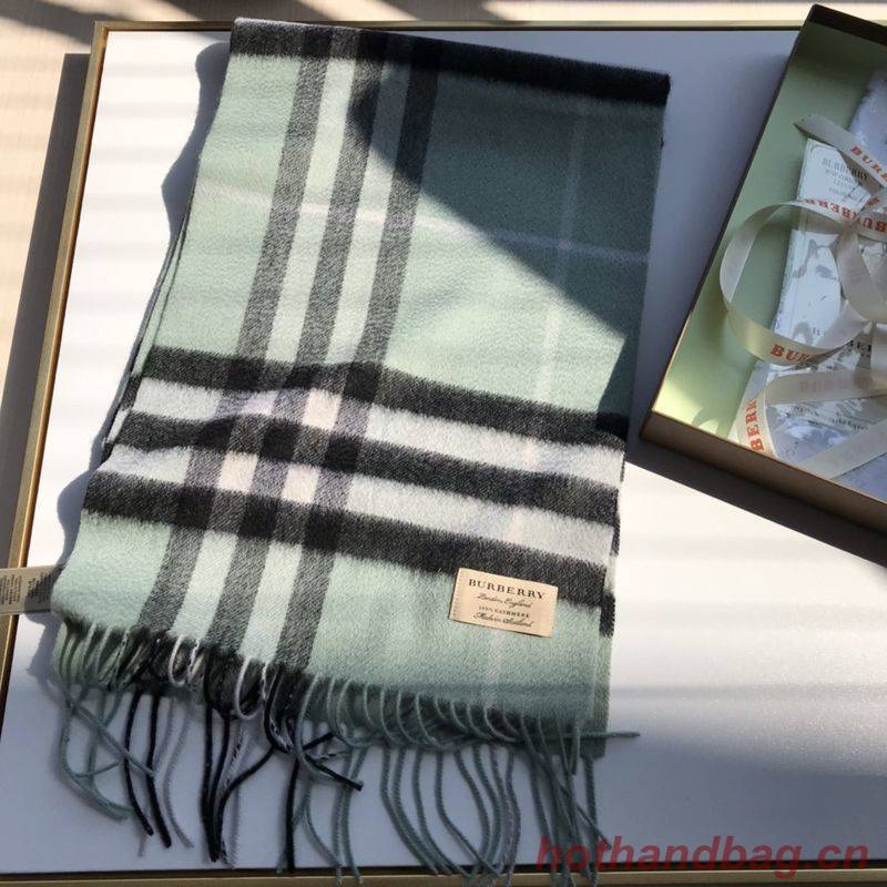 Burberry Scarf B00244 Burberry Scarf B00244
