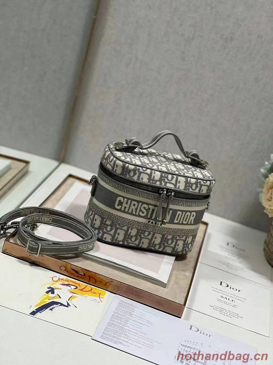 DIOR DIORTRAVEL VANITY CASE Dior Oblique Embroidery C9088 grey DIOR DIORTRAVEL VANITY CASE Dior Oblique Embroidery C9088 grey