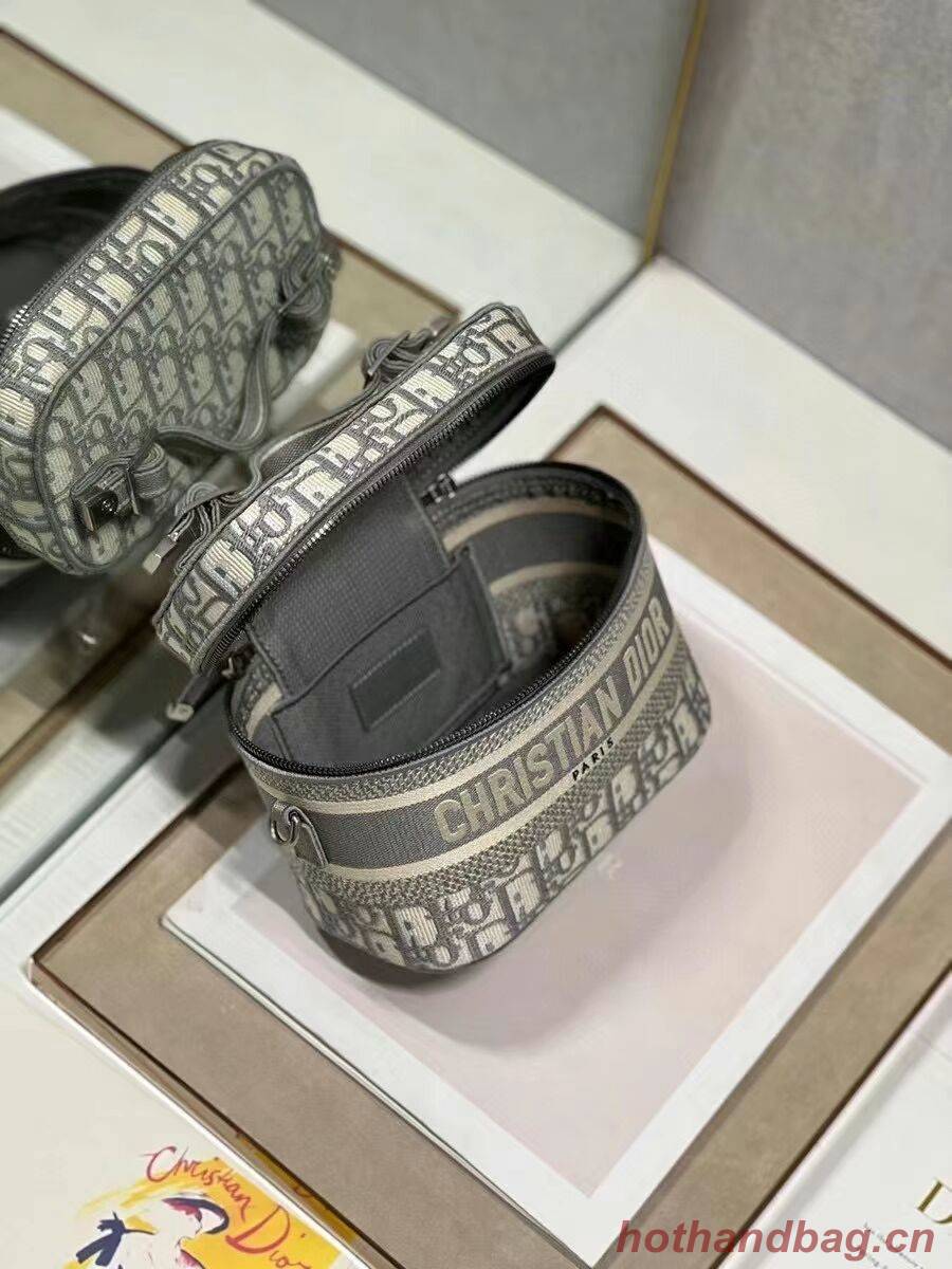 DIOR DIORTRAVEL VANITY CASE Dior Oblique Embroidery C9088 grey DIOR DIORTRAVEL VANITY CASE Dior Oblique Embroidery C9088 grey