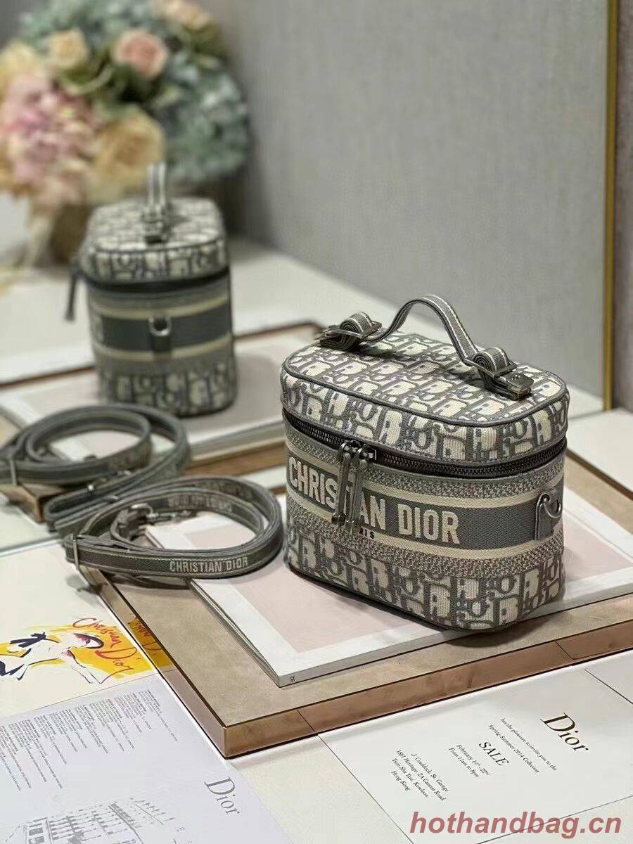 DIOR DIORTRAVEL VANITY CASE Dior Oblique Embroidery C9088 grey DIOR DIORTRAVEL VANITY CASE Dior Oblique Embroidery C9088 grey