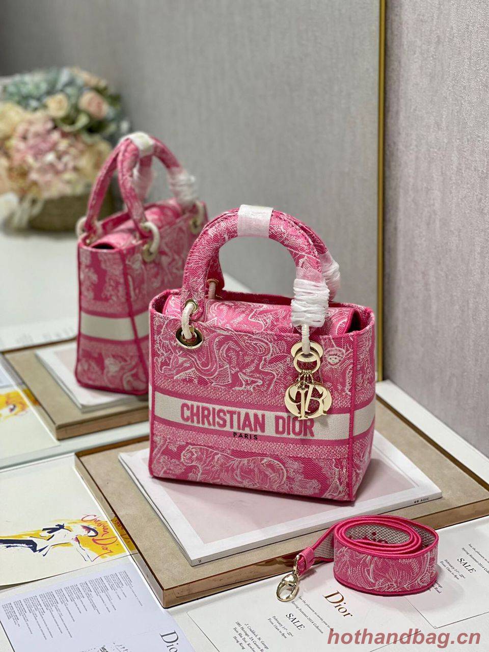 LADY DIOR TOTE BAG IN EMBROIDERED TIGER CANVAS C4535 Pink Gold Hardware LADY DIOR TOTE BAG IN EMBROIDERED TIGER CANVAS C4535 Pink Gold Hardware