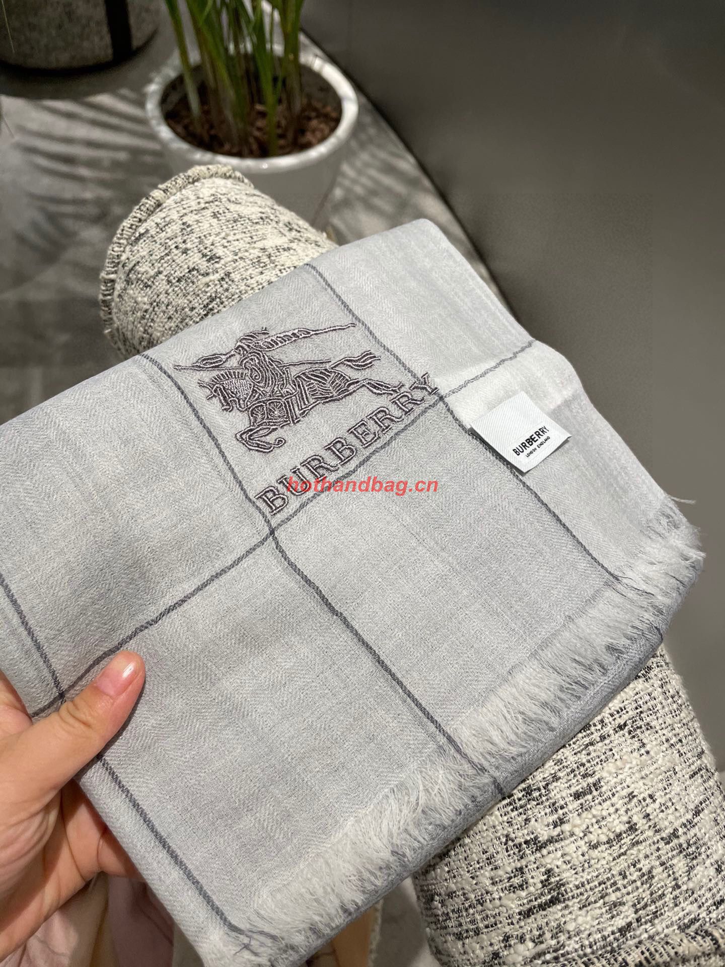 Burberry Wool Scarf BB6320 Gray Burberry Wool Scarf BB6320 Gray