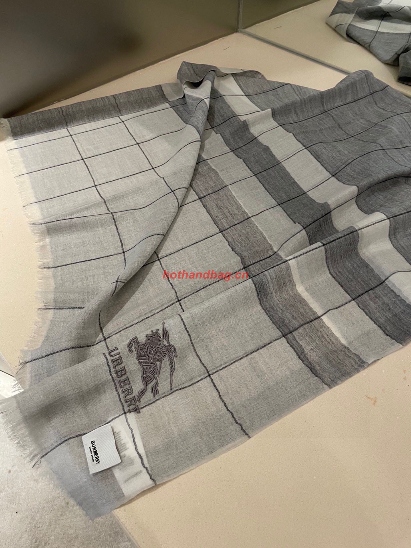 Burberry Wool Scarf BB6320 Gray Burberry Wool Scarf BB6320 Gray