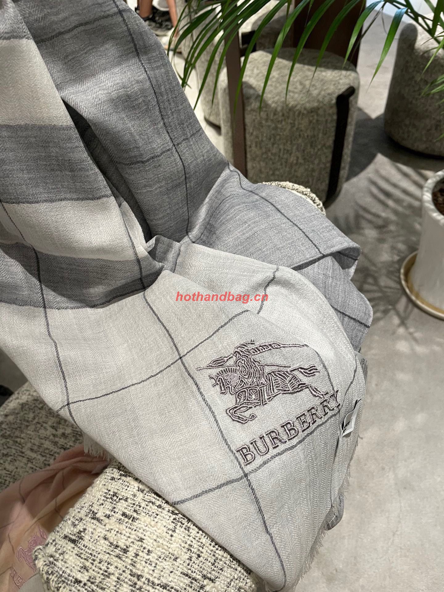 Burberry Wool Scarf BB6320 Gray Burberry Wool Scarf BB6320 Gray