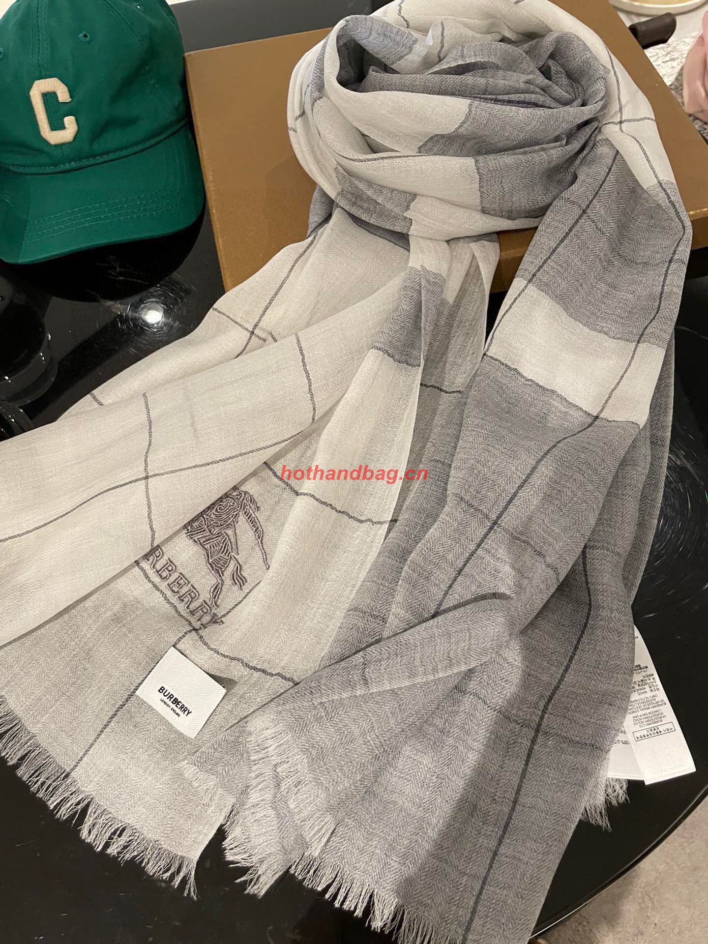 Burberry Wool Scarf BB6320 Gray Burberry Wool Scarf BB6320 Gray