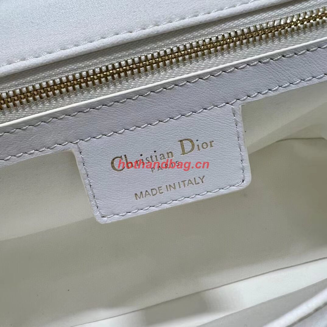 DIOR CARO MACROCANNAGE POUCH Macrocannage Calfskin with Star Motif C3136 white&gold DIOR CARO MACROCANNAGE POUCH Macrocannage Calfskin with Star Motif C3136 white&gold