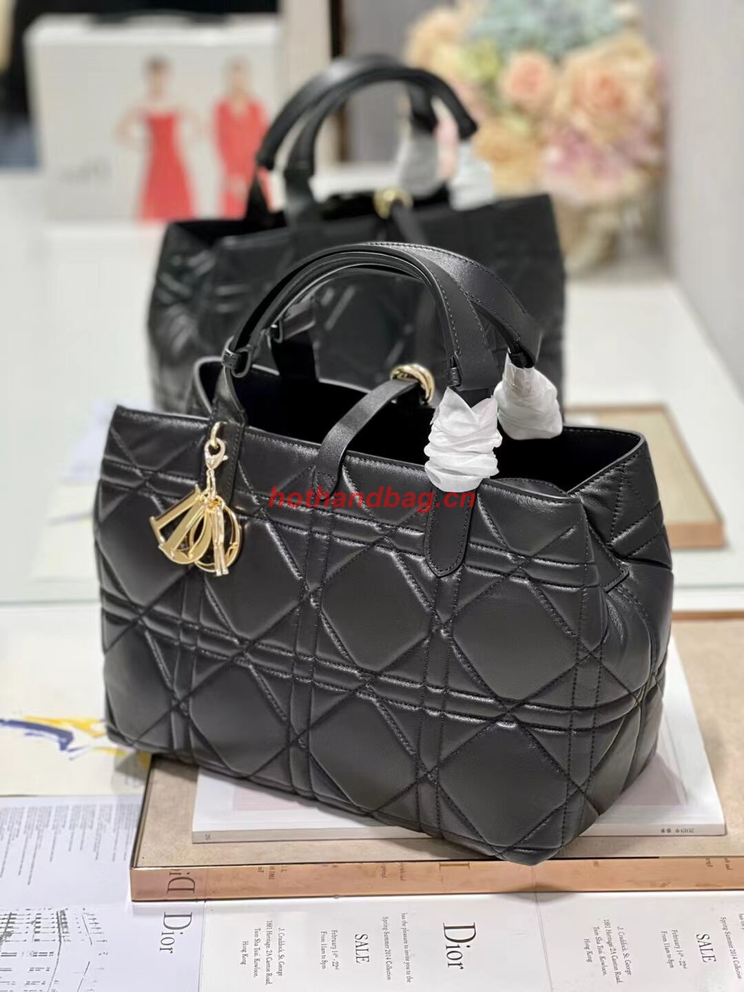 LADY DIOR TOP HANDLE MEDIUM BAG Latte Cannage Lambskin C0089 BLACK&GOLD LADY DIOR TOP HANDLE MEDIUM BAG Latte Cannage Lambskin C0089 BLACK&GOLD