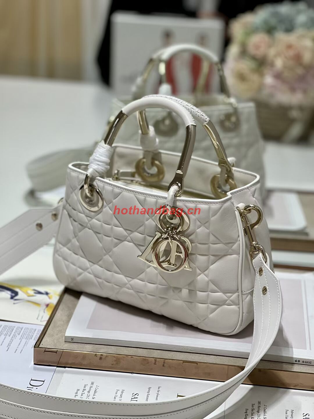 LADY DIOR TOP HANDLE MEDIUM BAG Latte Cannage Lambskin C9227 WHITE&GOLD LADY DIOR TOP HANDLE MEDIUM BAG Latte Cannage Lambskin C9227 WHITE&GOLD