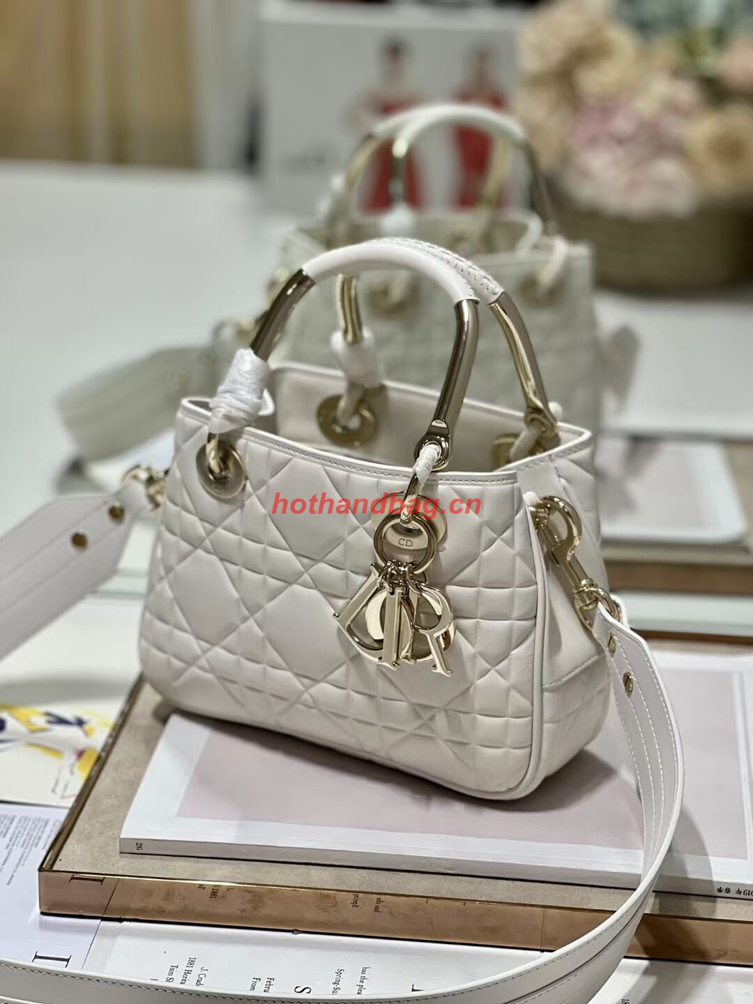 LADY DIOR TOP HANDLE SMALL BAG Latte Cannage Lambskin C9228 WHITE&GOLD LADY DIOR TOP HANDLE SMALL BAG Latte Cannage Lambskin C9228 WHITE&GOLD