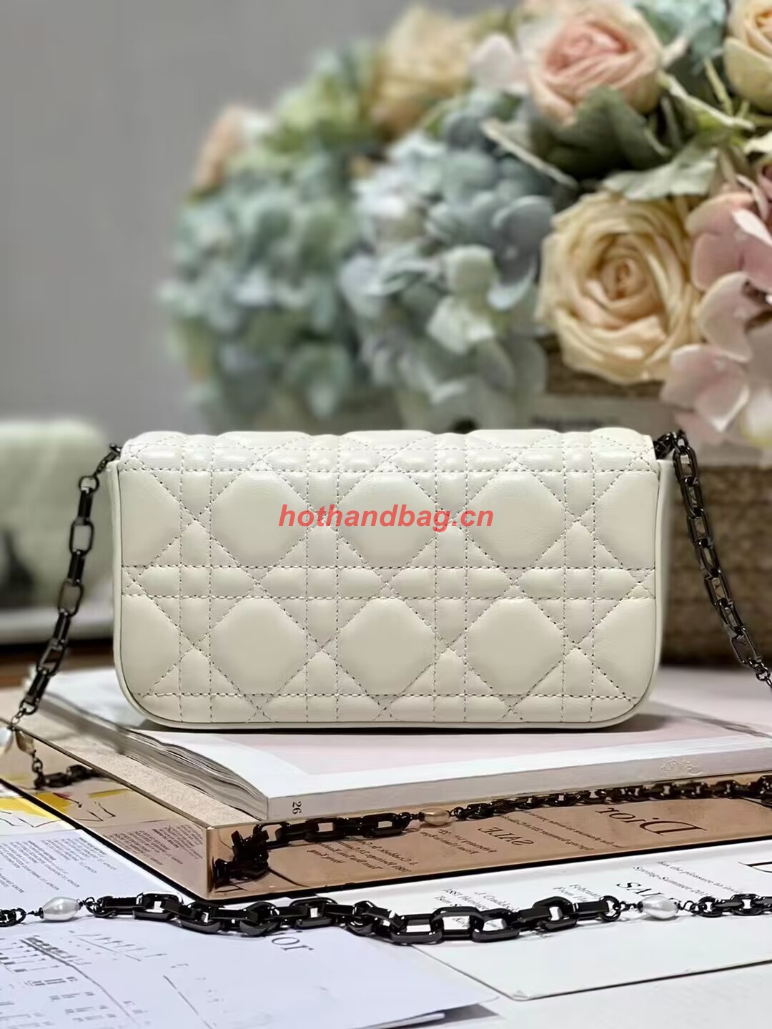 LADY DIOR PHONE POUCH Aesthetic Cannage Lambskin S0977O white LADY DIOR PHONE POUCH Aesthetic Cannage Lambskin S0977O white