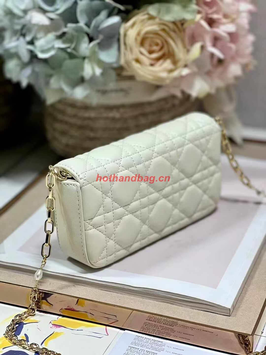 LADY DIOR PHONE POUCH Aesthetic Cannage Lambskin S0977ONM white LADY DIOR PHONE POUCH Aesthetic Cannage Lambskin S0977ONM white
