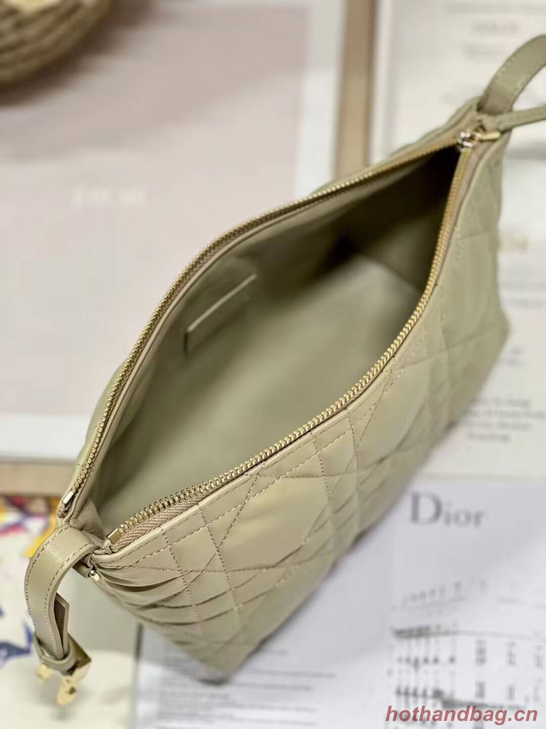 MEDIUM DIORTRAVEL NOMAD POUCH Lambskin S5554O Sand-Colored MEDIUM DIORTRAVEL NOMAD POUCH Lambskin S5554O Sand-Colored