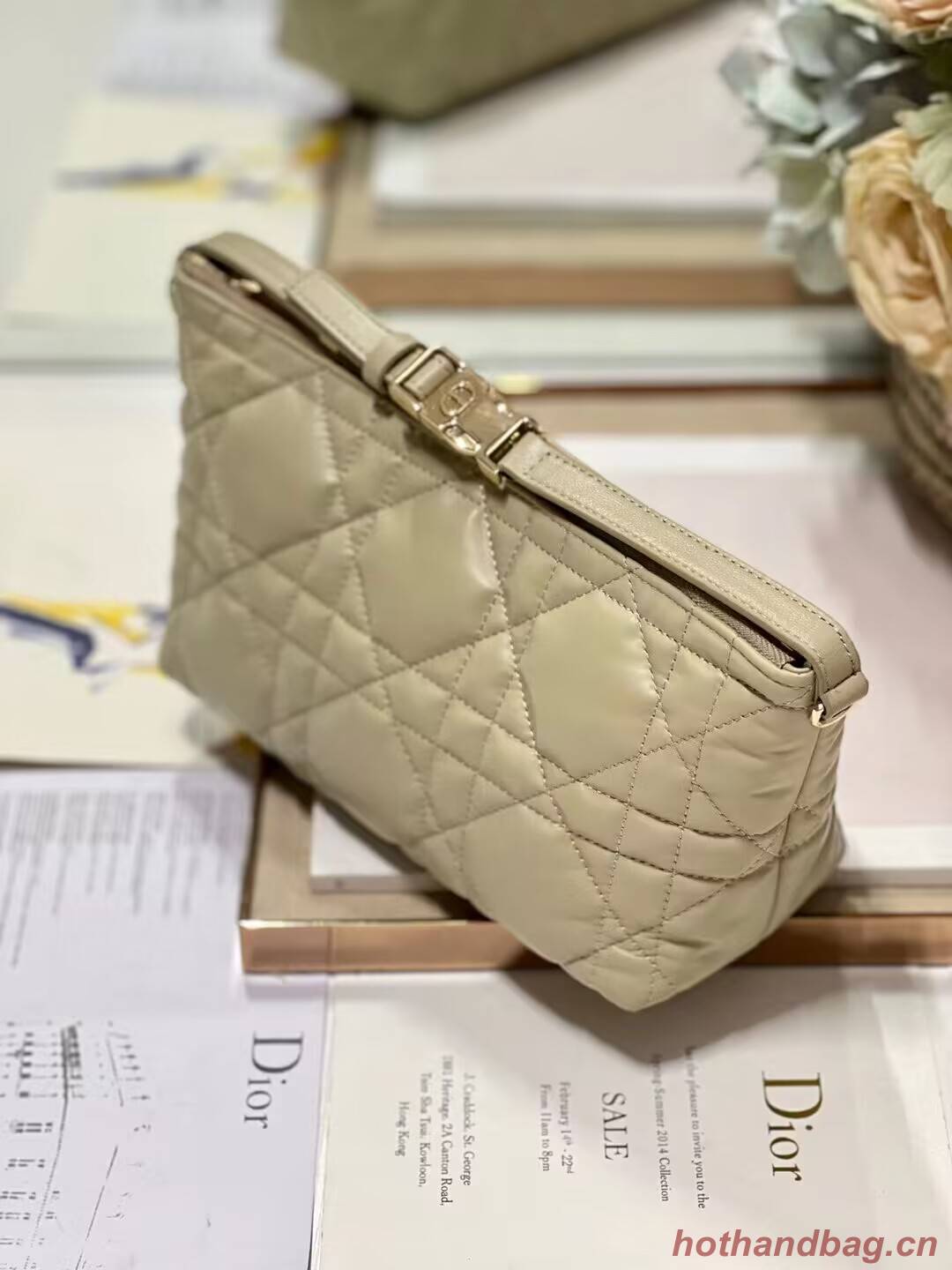 MEDIUM DIORTRAVEL NOMAD POUCH Lambskin S5554O Sand-Colored MEDIUM DIORTRAVEL NOMAD POUCH Lambskin S5554O Sand-Colored