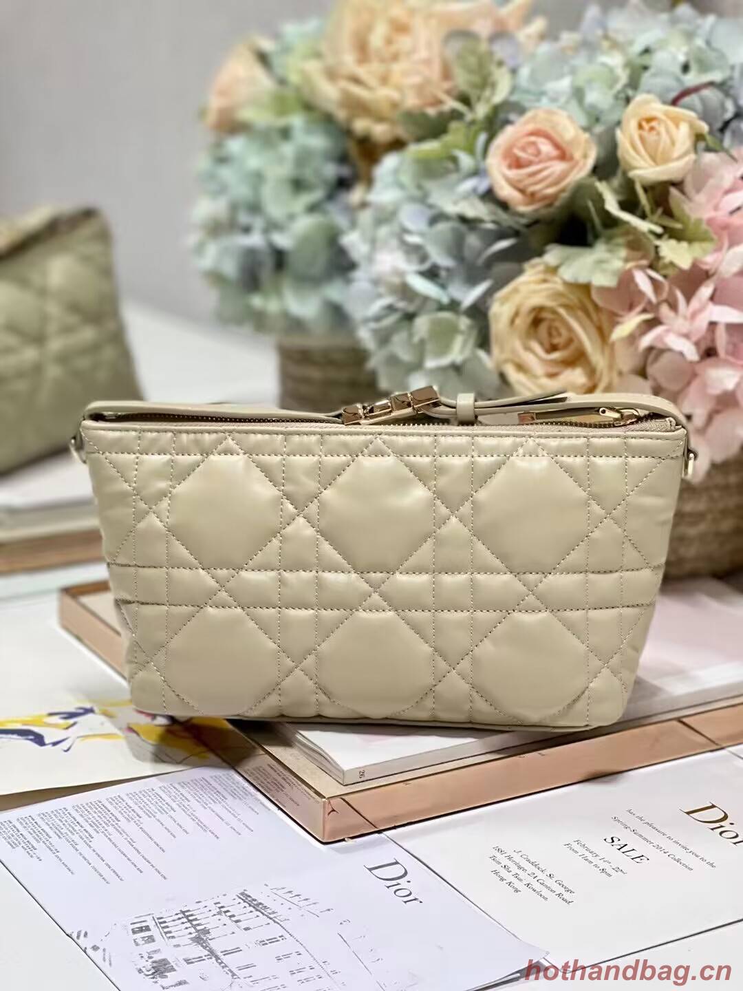 MEDIUM DIORTRAVEL NOMAD POUCH Lambskin S5554O Sand-Colored MEDIUM DIORTRAVEL NOMAD POUCH Lambskin S5554O Sand-Colored