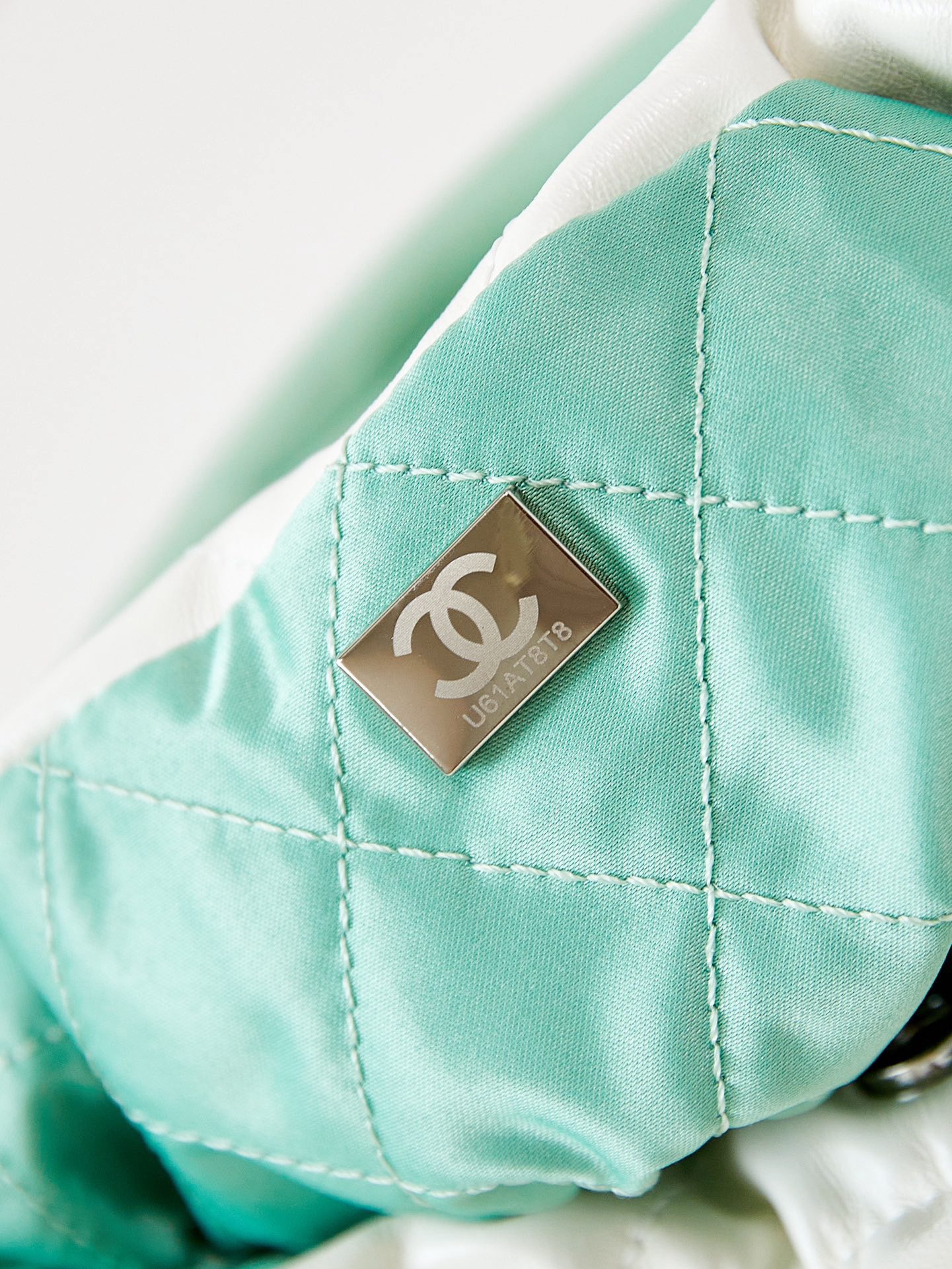 CHANEL 22 MINI HANDBAG AS3980 White & Light green CHANEL 22 MINI HANDBAG AS3980 White & Light green