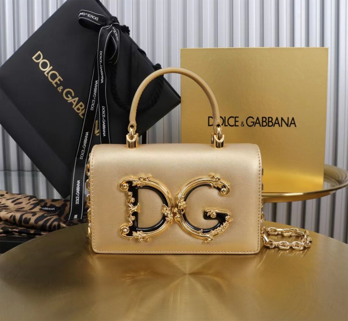 Dolce & Gabbana leather Shoulder Bag G6504 gold