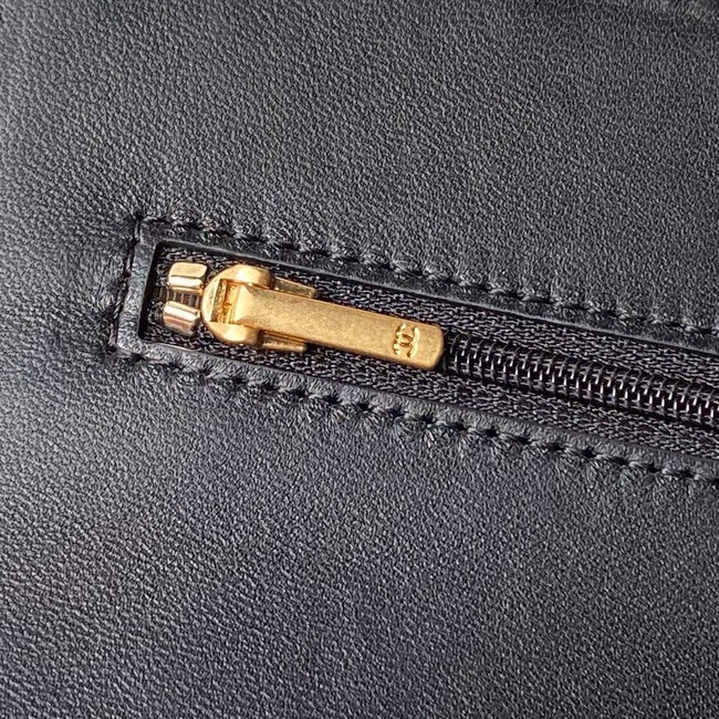 Chanel CLUTCH WITH CHAIN AP4062 black