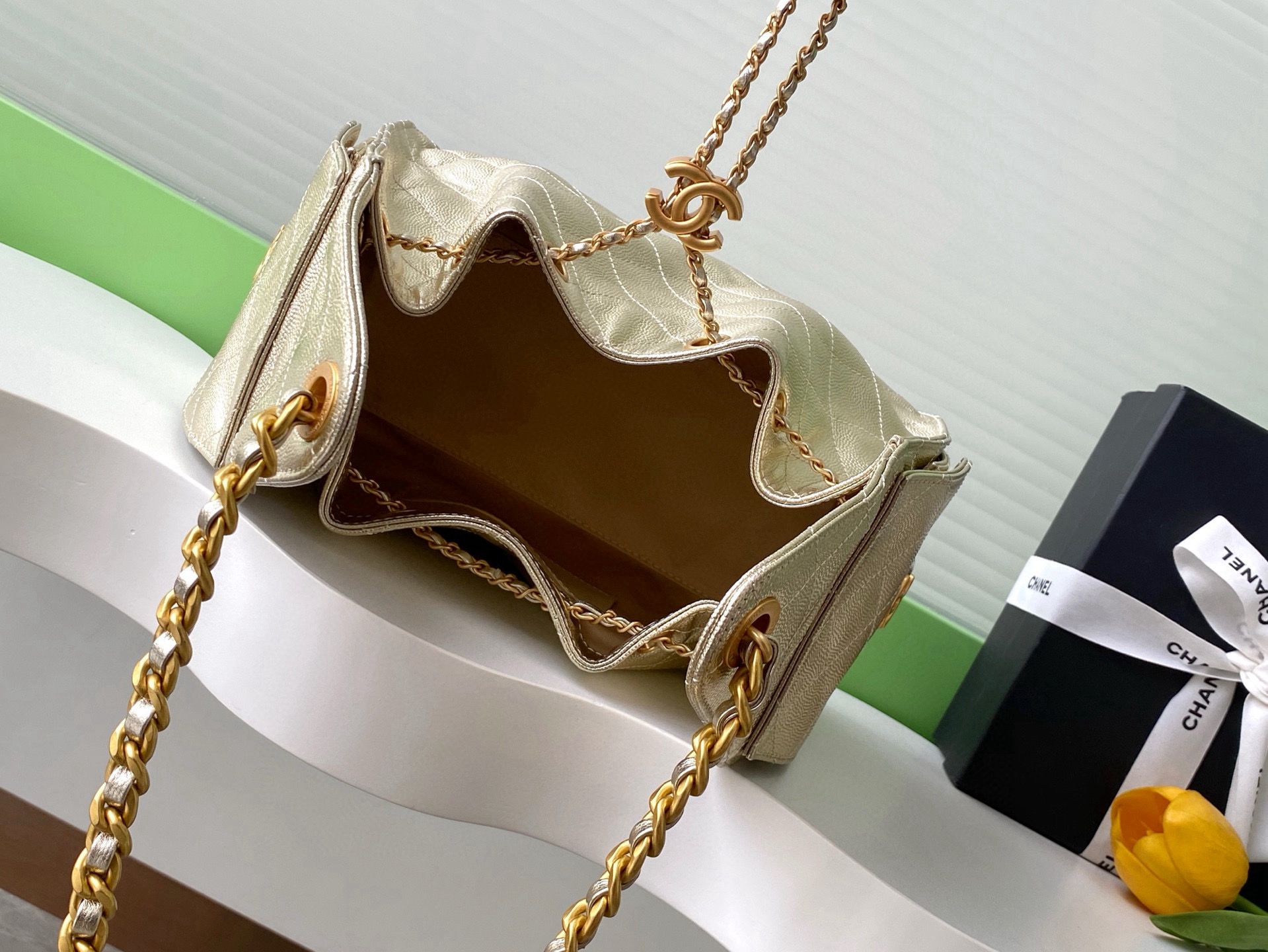 CHANEL 25 SMALL HANDBAG AS5293 Gold CHANEL 25 SMALL HANDBAG AS5293 Gold