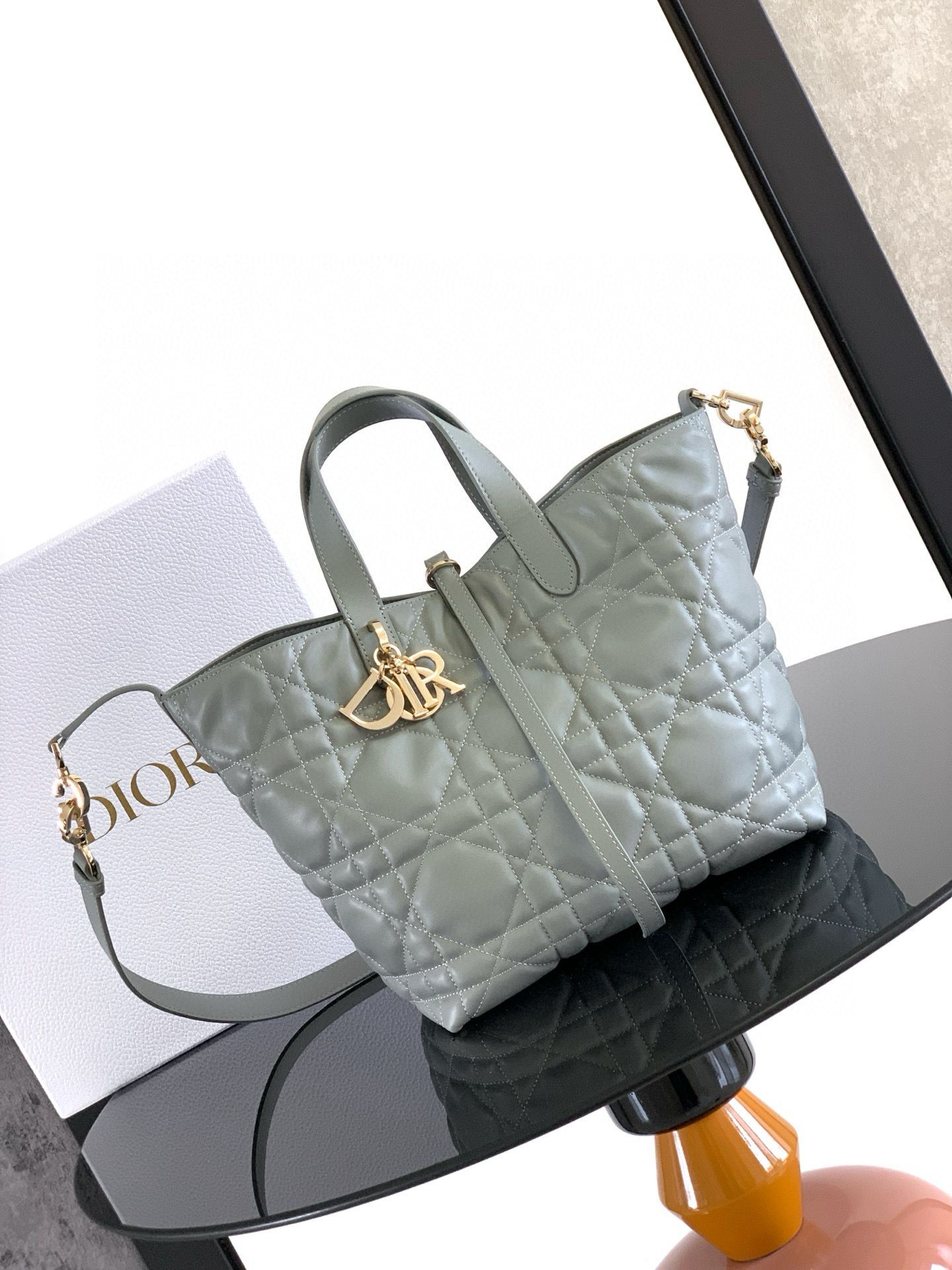 Medium Dior Toujours Vertical Tote Bag Macrocannage Calfskin M2836OSNW Gray