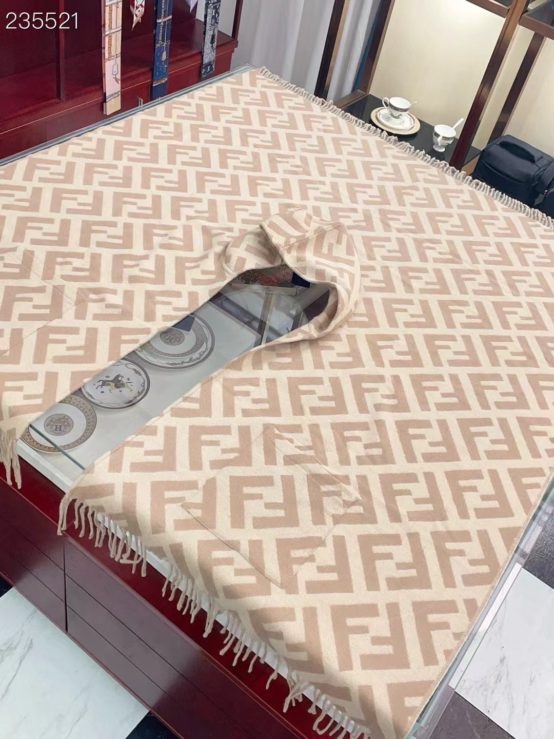 Fendi Cape Double-sided cashmere FDC35917