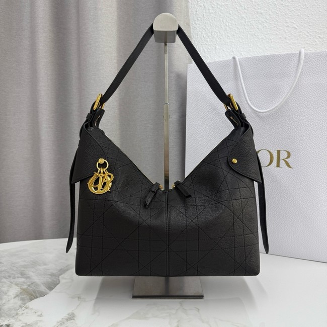 Medium Dior Voyage Bag Black Flat Macrocannage Grained Calfskin M2846UJ