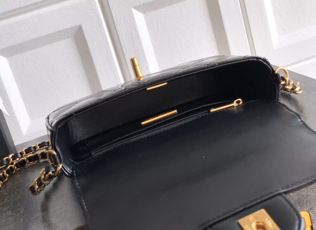Chanel 25K Original Patent Leather Top Handle Bag  A6320 Black