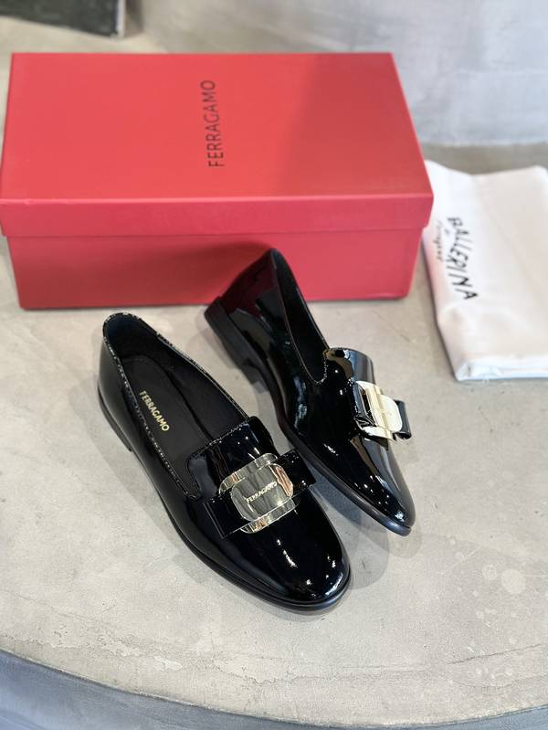 Ferragamo Shoes FMS00093