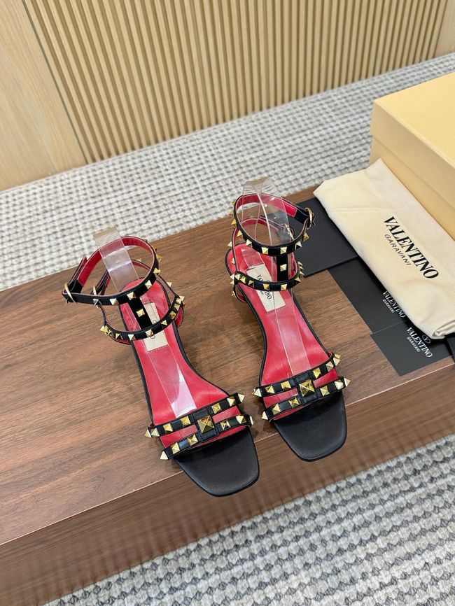 Valentino ROCKSTUD lambskin 65075-2
