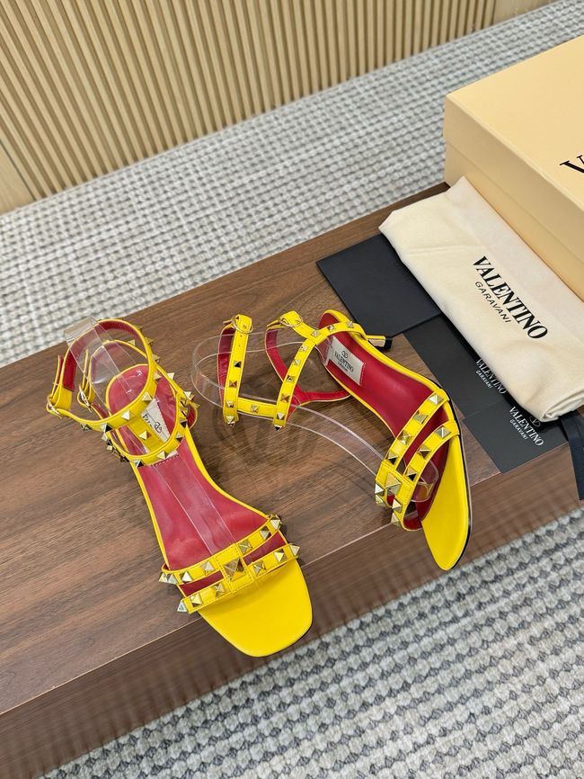 Valentino ROCKSTUD lambskin 65075-4