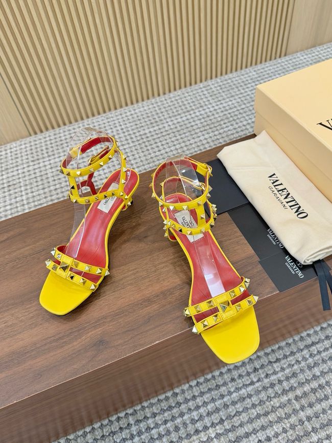 Valentino ROCKSTUD lambskin 65075-4
