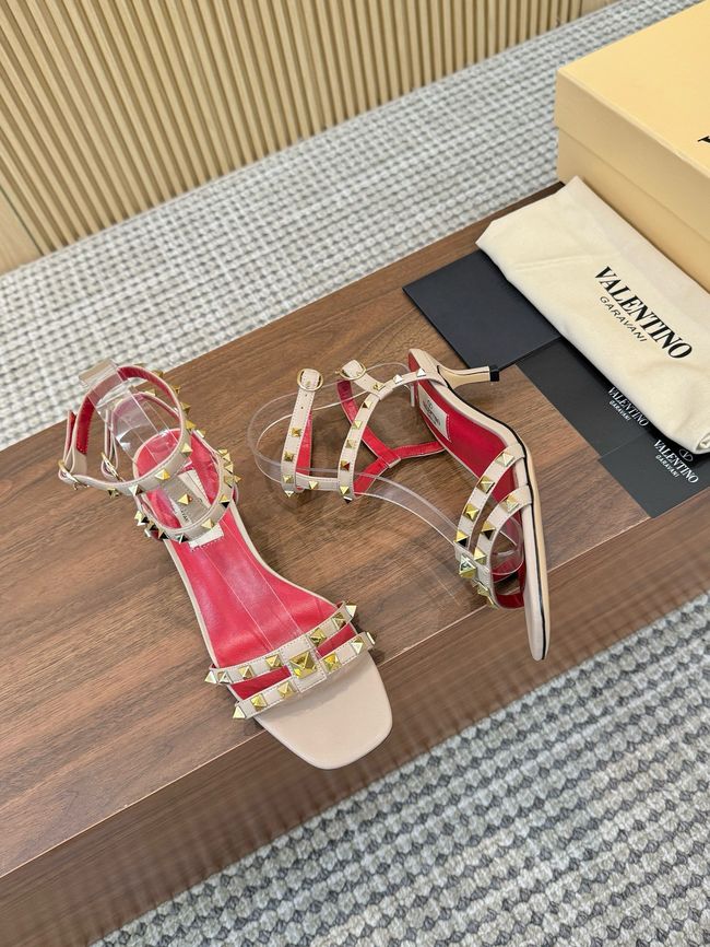 Valentino ROCKSTUD lambskin 65075-5