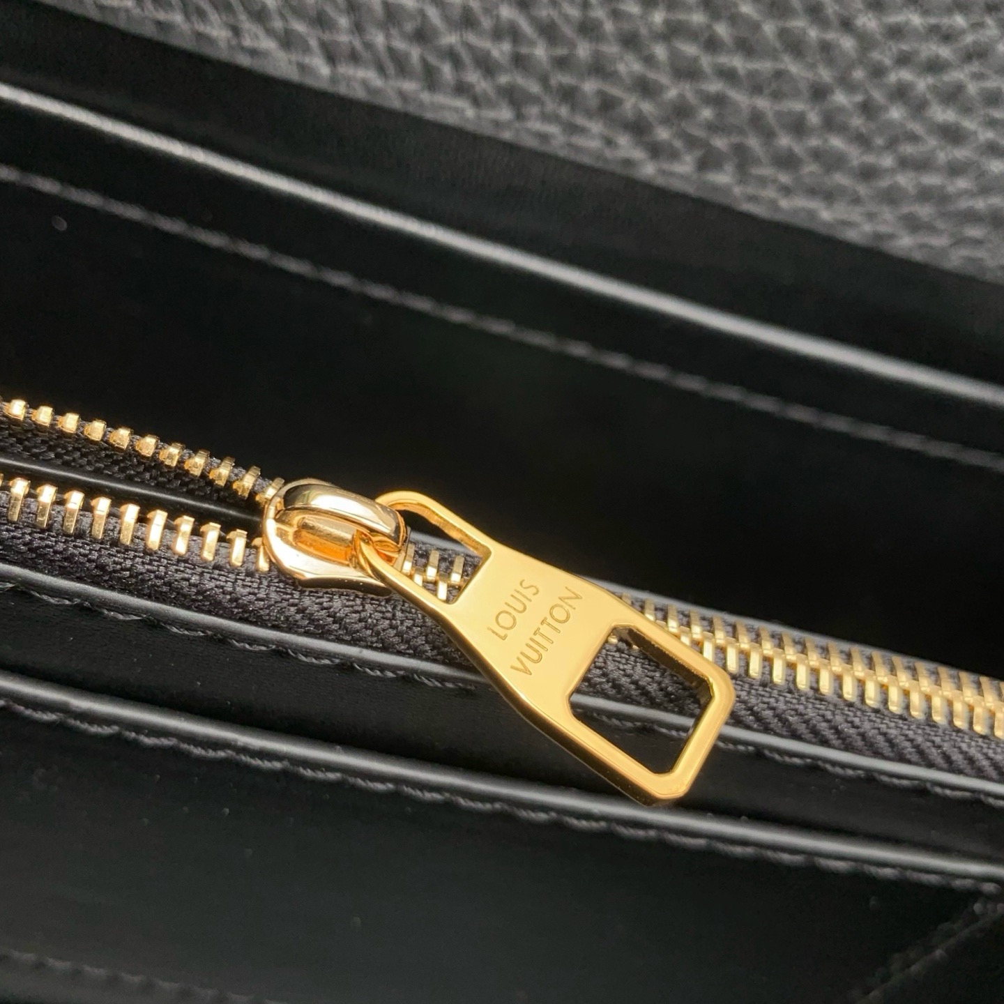 Louis Vuitton Capucines East West Mini M29443 black Louis Vuitton Capucines East West Mini M29443 black