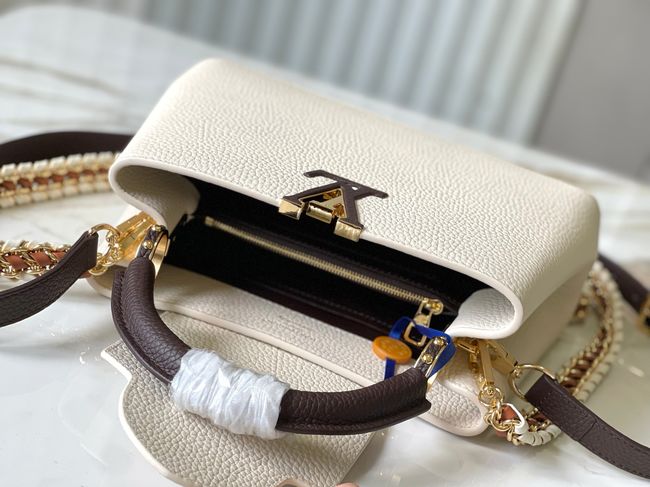 Louis Vuitton Capucines BB M48899 Ivory