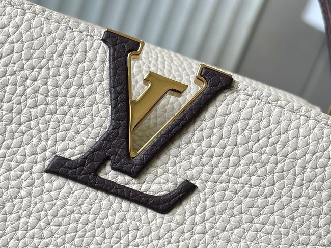 Louis Vuitton Capucines BB M48899 Ivory