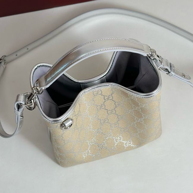 Gucci GG Emblem medium bucket bag 815103 silver