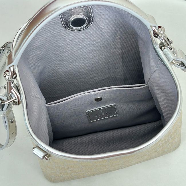 Gucci GG Emblem medium bucket bag 815103 silver